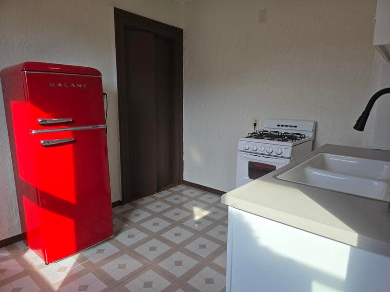 Oshkosh Condo: 317 West 14th Avenue - 317 A Upper