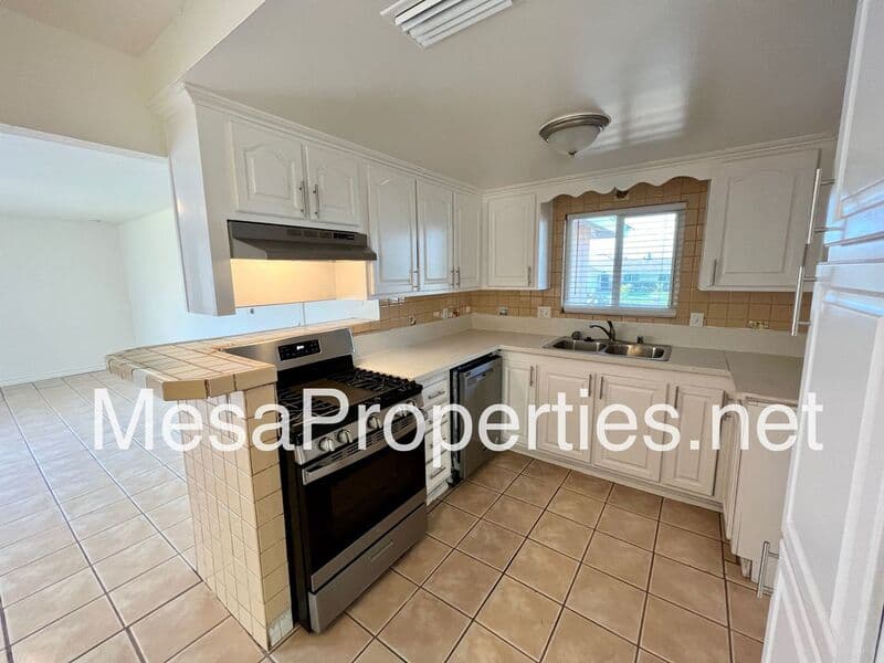 Montclair House: 5044 Highland St.
