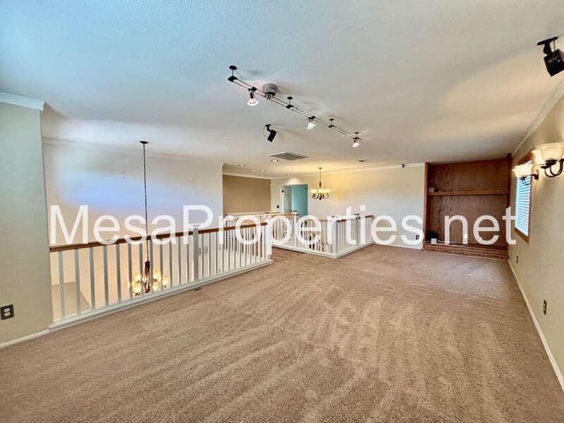 Victorville House: 12604 Sunglow Lane