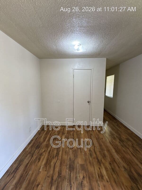 Tulare Condo: 352 S Blackstone St