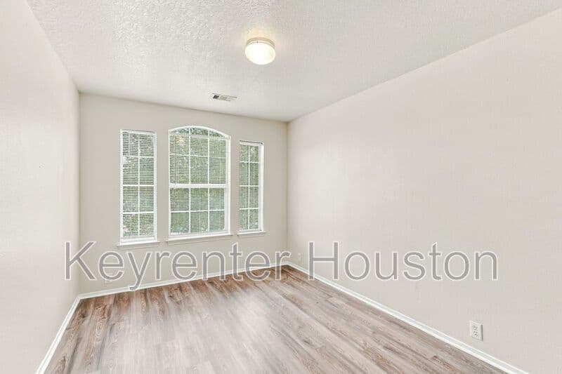 Fresno House: 3310 Jib Ct
