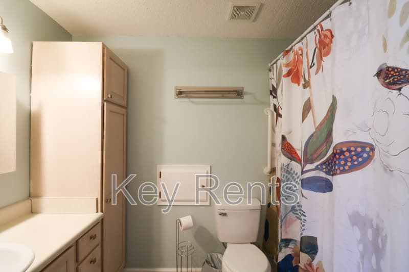 Pensacola House: 7018 Forshalee St
