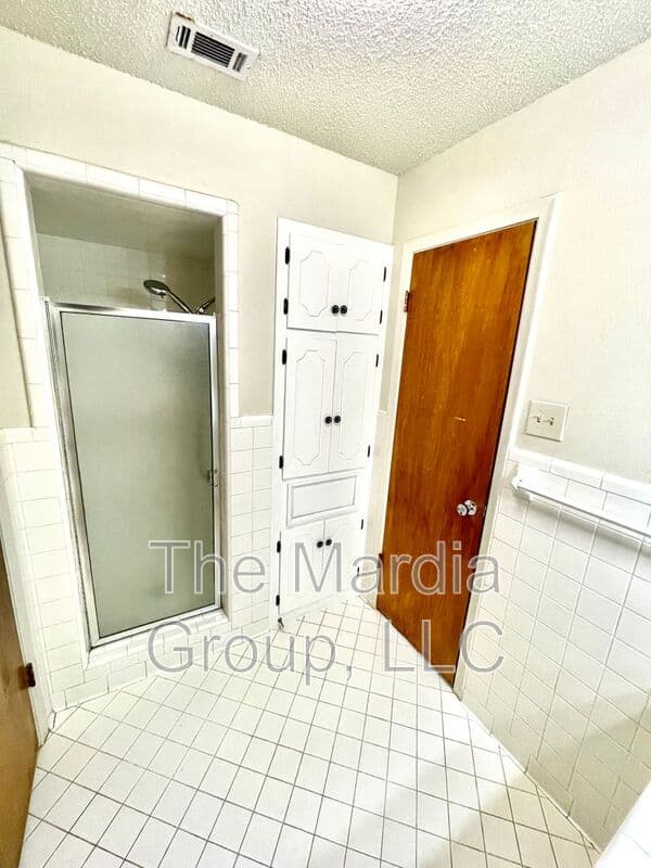 Garland House: 818 Worcester