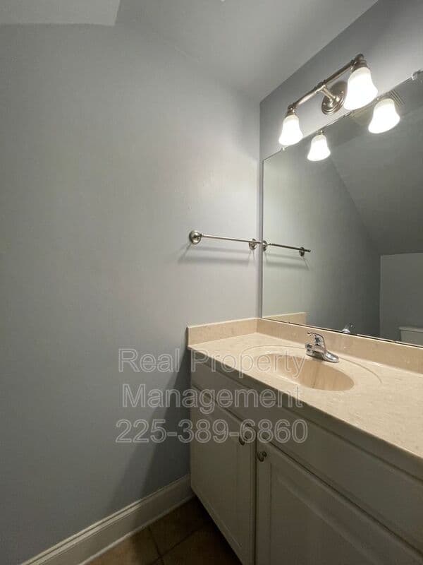 Walker Townhome: 13080 Burgess Ave.