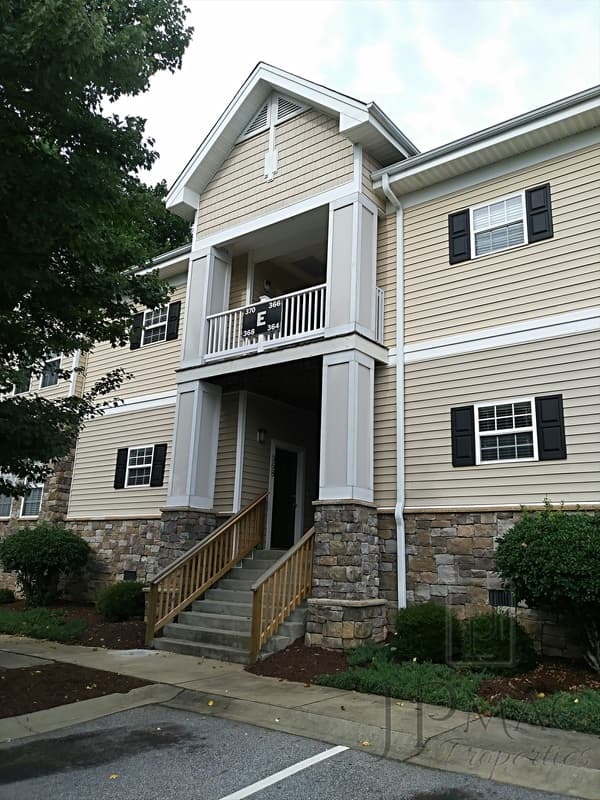 Greenville House: 364 Easterlin Way