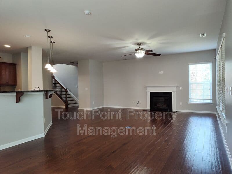 Charlotte House: 8611 Burnside Ln