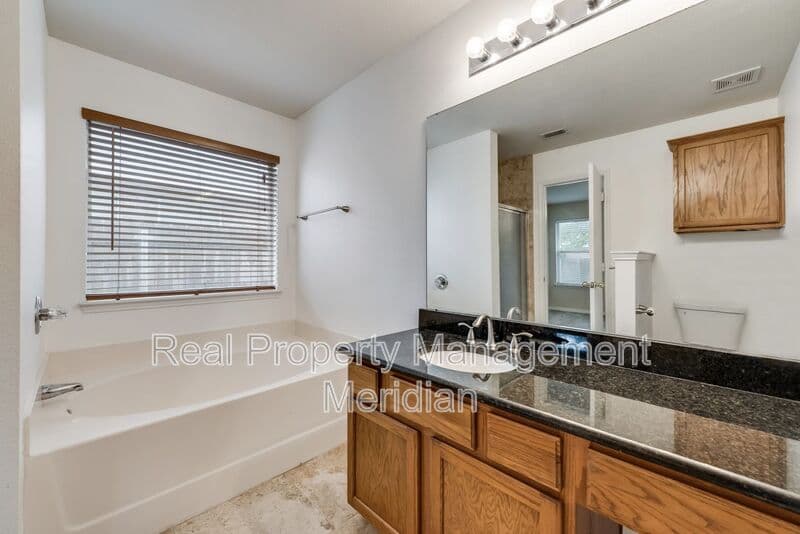 Blue Mound House: 10505 Braewood Dr