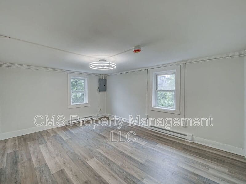 Somerville Condo: 148 Davenport Street