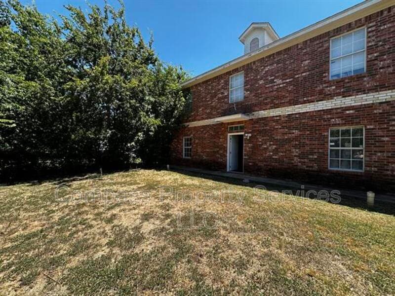 Waco House: 1613A Bagby Ave