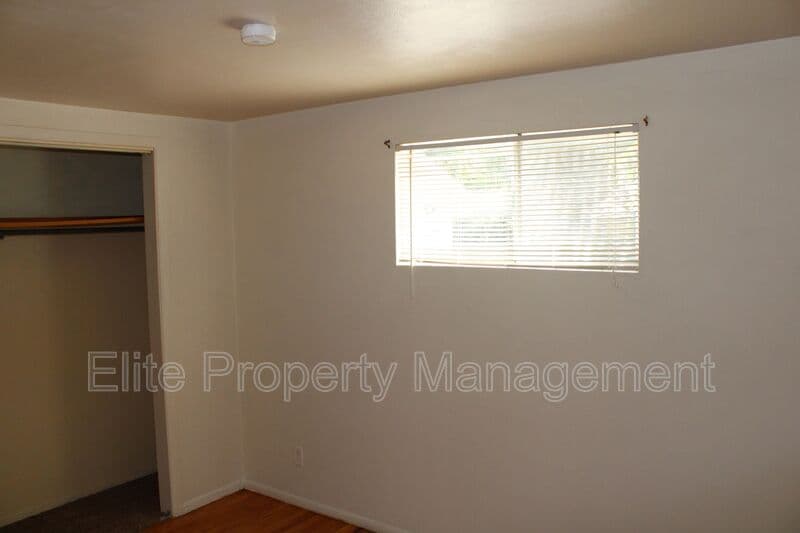 Pueblo House: 1514 Kickapoo Rd