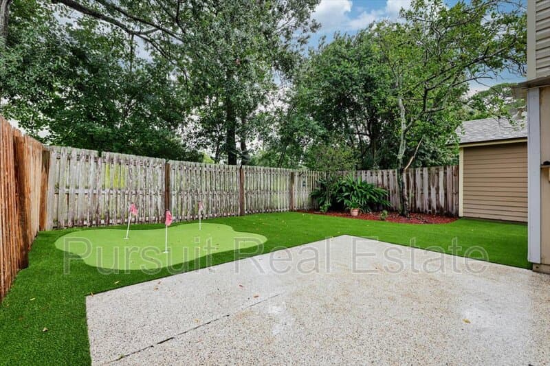 Jacksonville House: 3811 Millpoint Drive