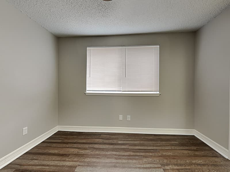 Humble House: 6907 Foxside Ln