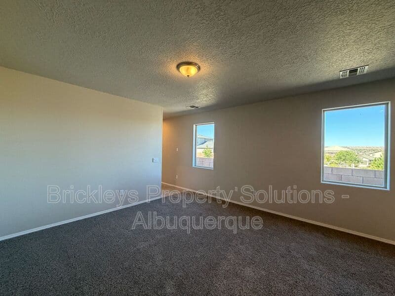 Rio Rancho House: 4875 Mount Salas St NE