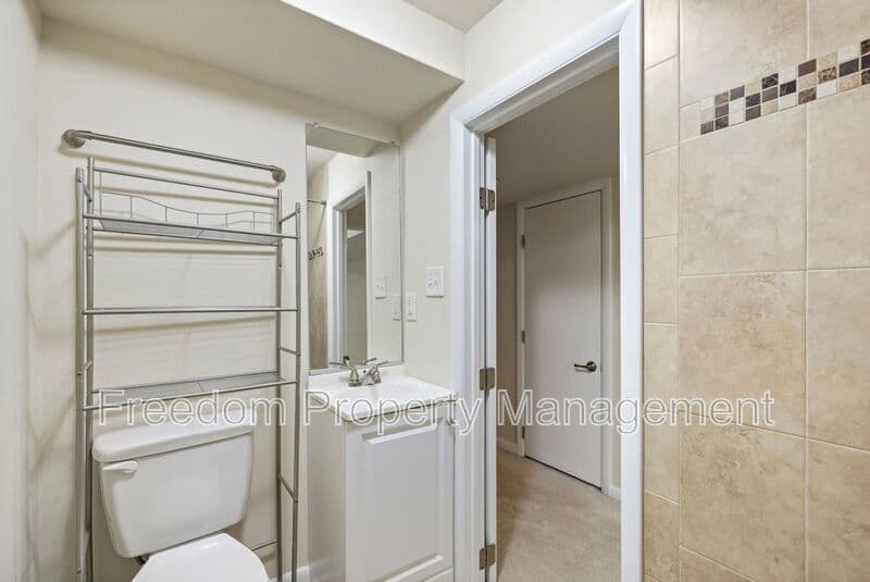 Woodbridge House: 5256 Sudberry Ln