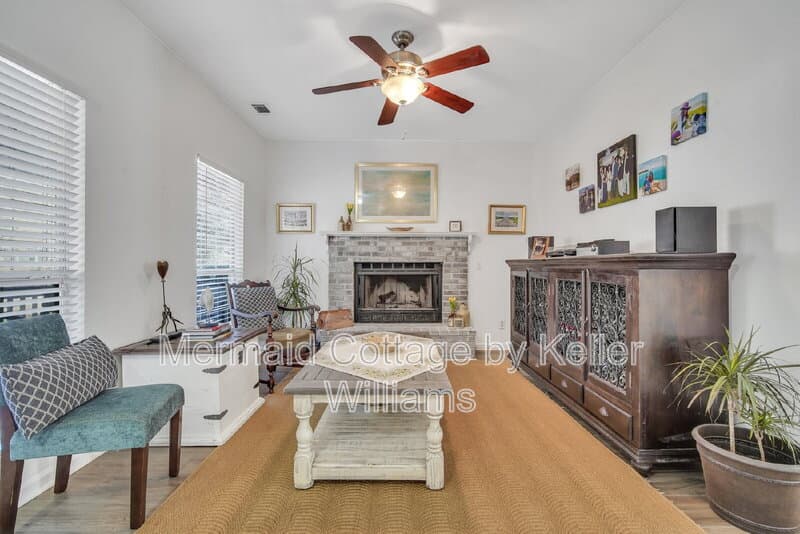 Ladys Island House: 19 LeMoyne Drive