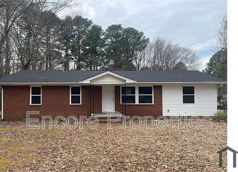 Holly Springs House: 1617 North Main Street