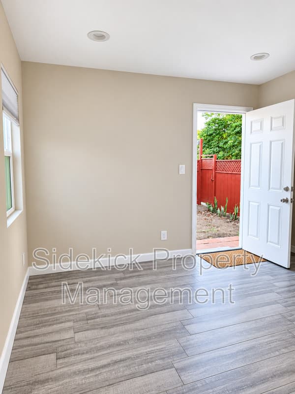 Whittier House: 8620 Greenleaf Ave