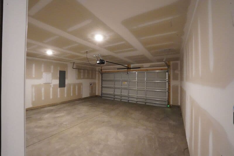 Bloomingdale House: 433 Coconut Dr