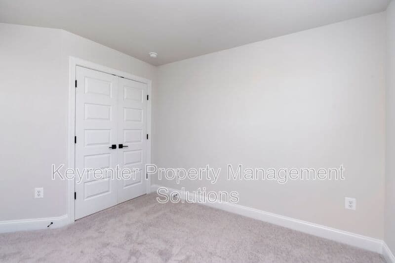 Waynesboro House: 337 Ridgeline Drive