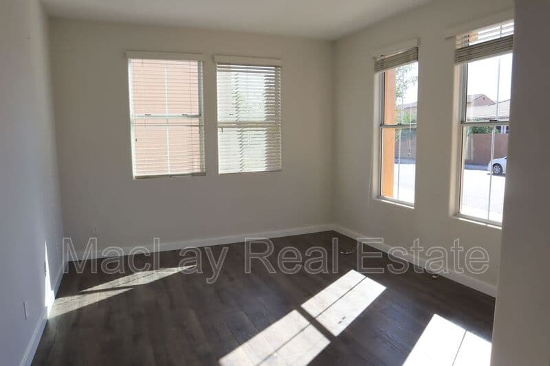 Chandler House: 1171 N Mason Dr
