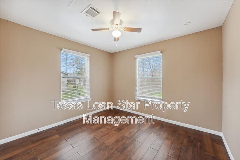 Houston House: 1107 Defender Street