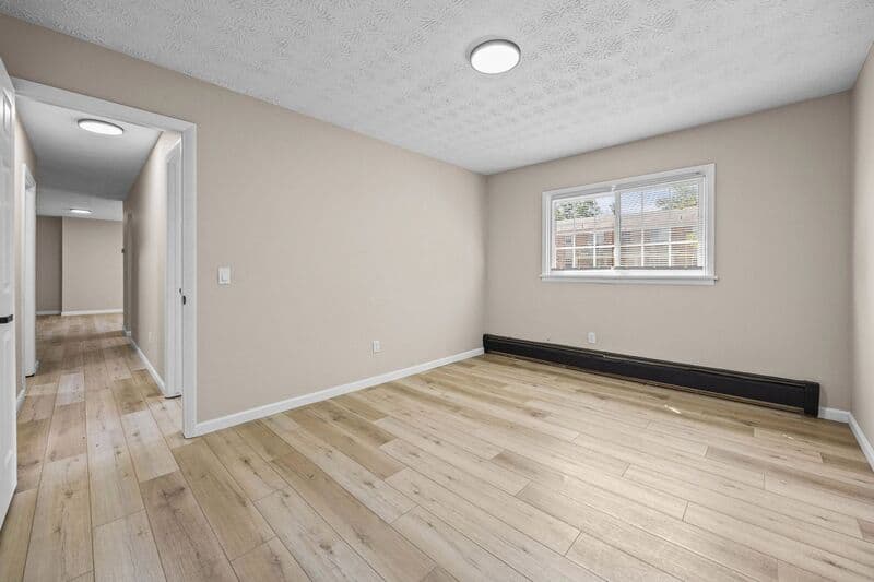 Bloomfield Condo: 35 Oakmount Avenue