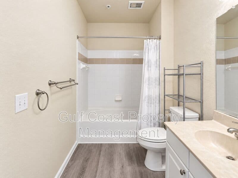 Bradenton Condo: 210 3rd Street West