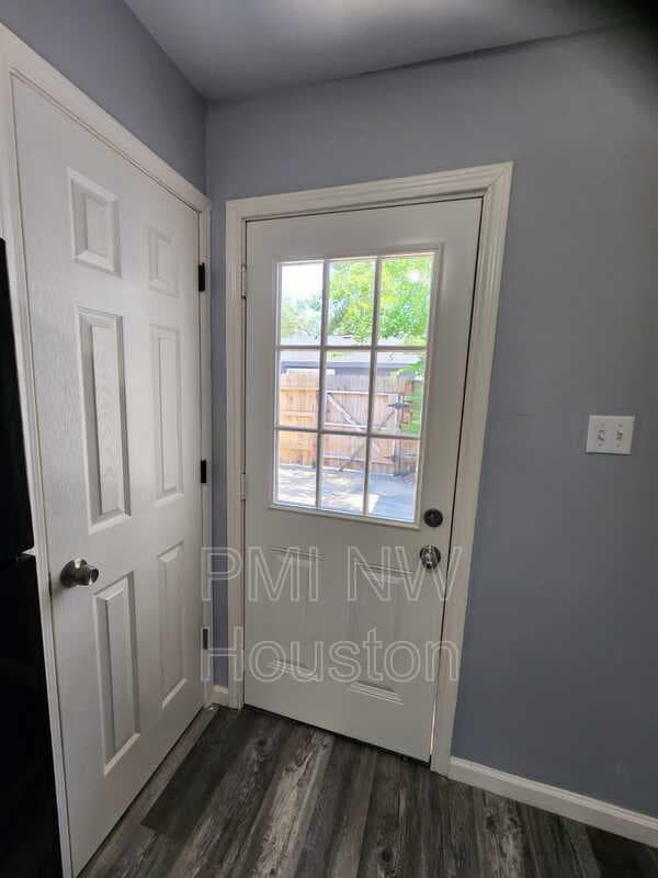Houston Townhome: 2677 Gessner Rd