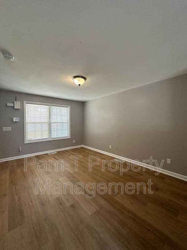 Savannah House: 1308 Dieter St