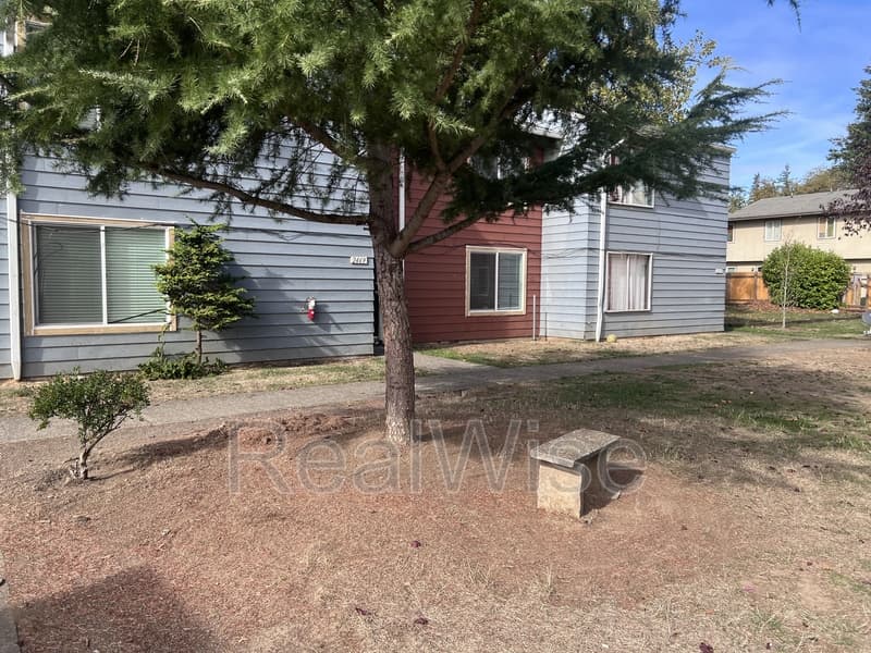 Portland Condo: 2413 SE 135th Ave