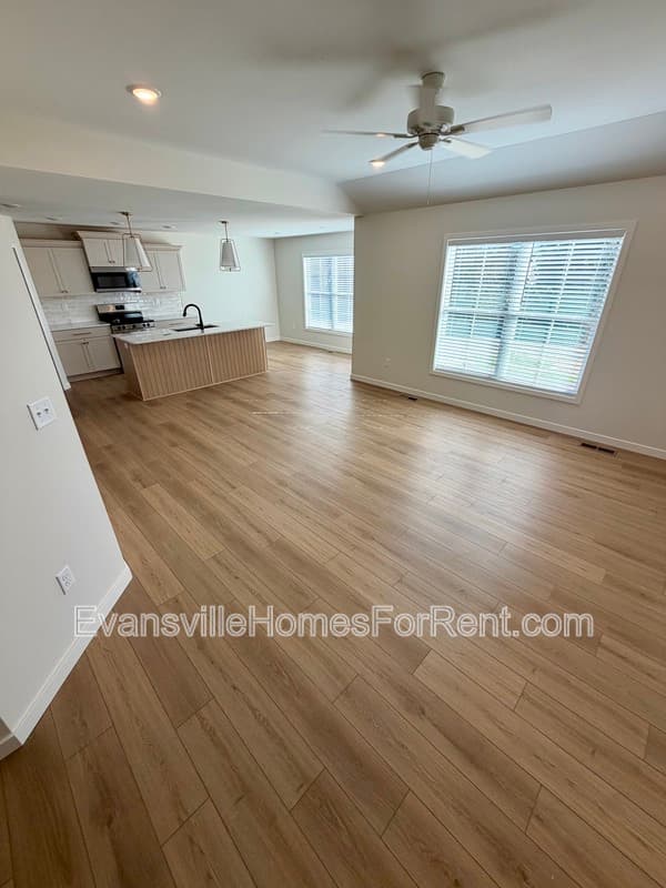 Evansville House: 12811 Halle Drive