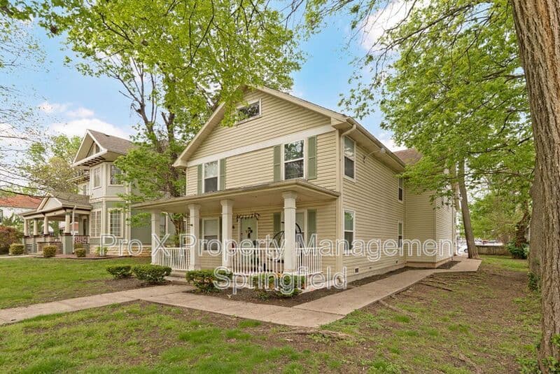 Springfield Condo: 1138 E Walnut St