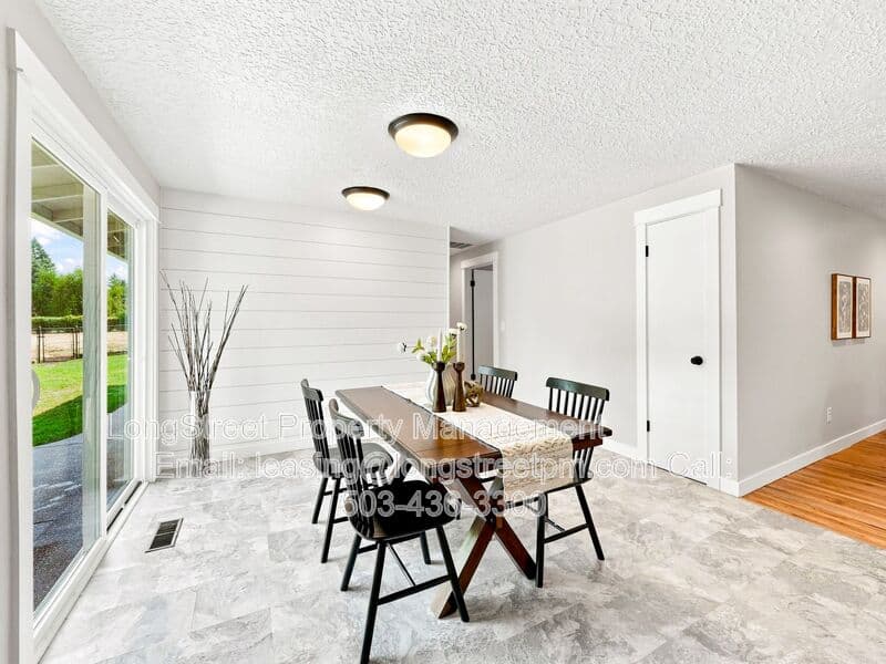 Beavercreek House: 22032 S Dans Ave