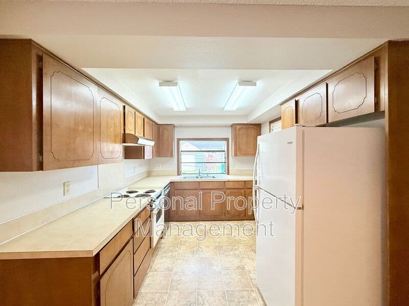 Vancouver House: 414 W 39th St