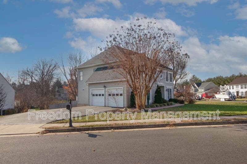 Warrenton House: 80 Brookshire Dr