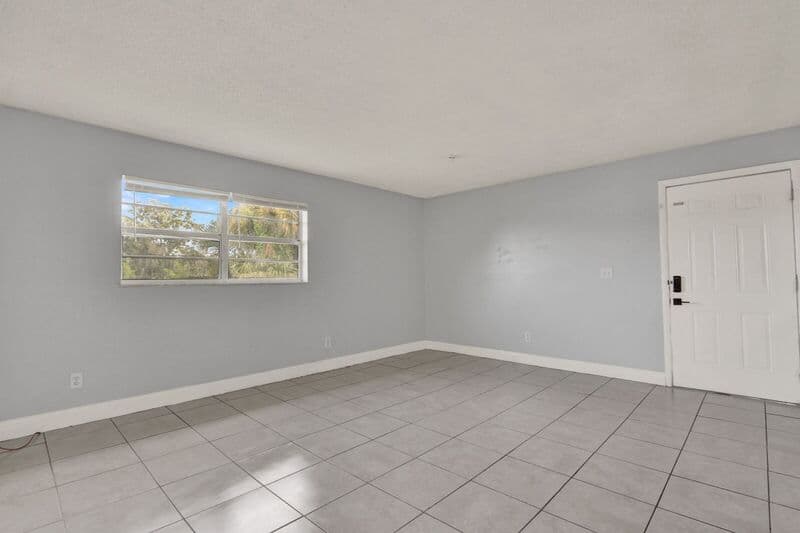 Fort Pierce House: 3104-3210 Louisiana Avenue
