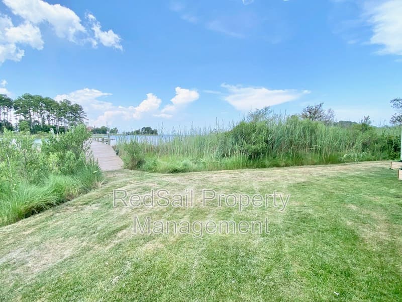 Poquoson House: 256R Hunts Neck Rd
