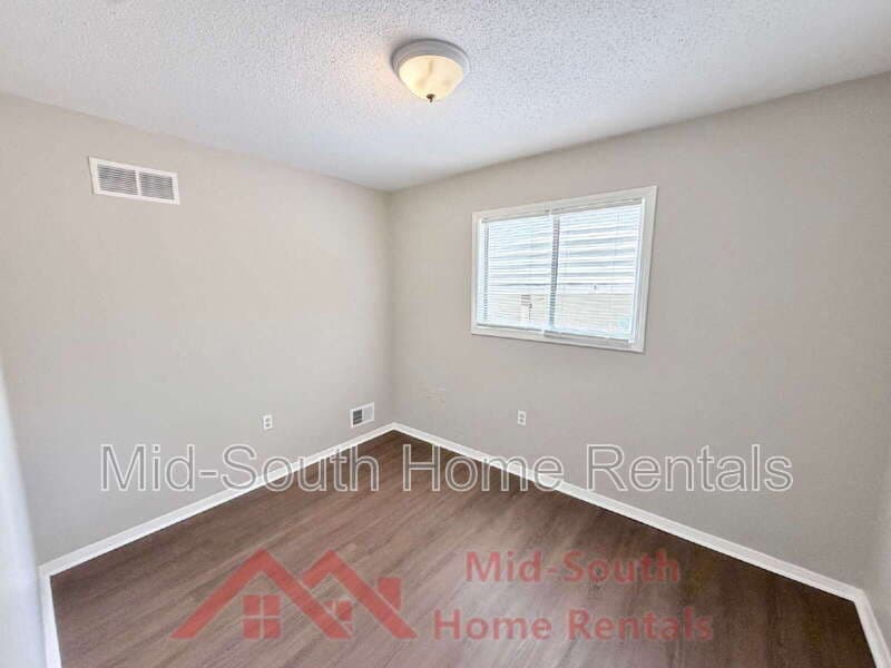 Memphis House: 729 Blackstone Ln