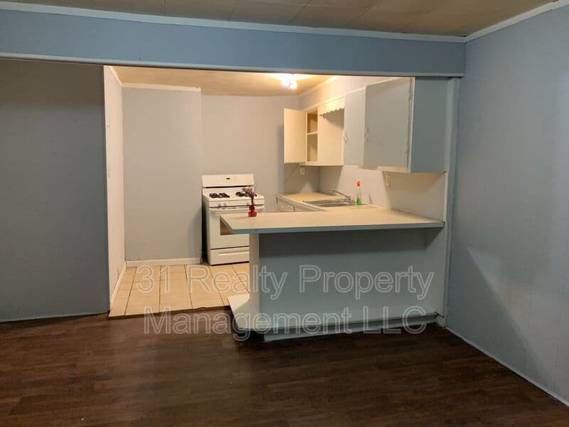 Denison Condo: 2711 W Walker Street