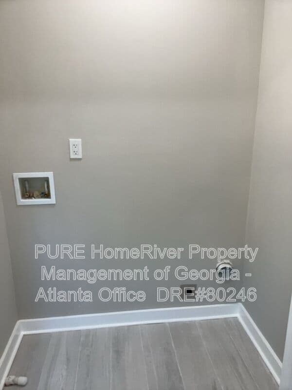 East Pt House: 2172 Ben Hill Rd