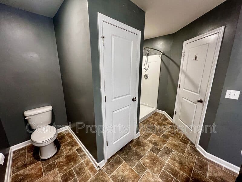 Greer House: 43 Moorlyn Lane