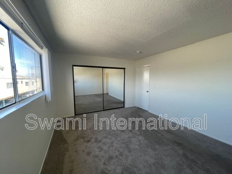 Inglewood Condo: 917 Enterprise Ave.