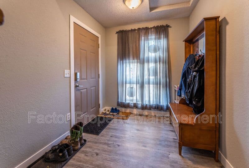 Mankato Condo: 1310 Warren St.