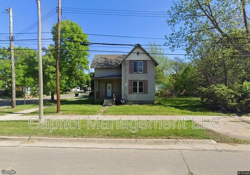 Lansing House: 426 West Oakland Avenue