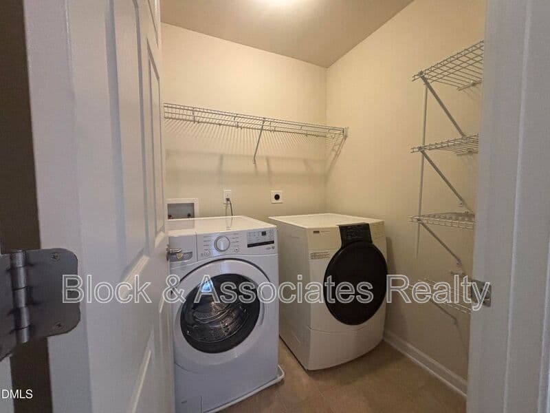 Wake Forest House: 1429 Kirkwood Hill Way