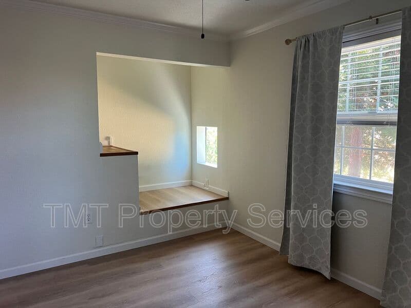 Sacramento House: 376 Morrison Avenue