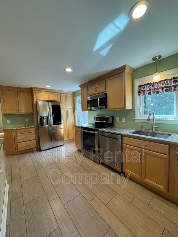 Northampton House: 36 Rick Drive