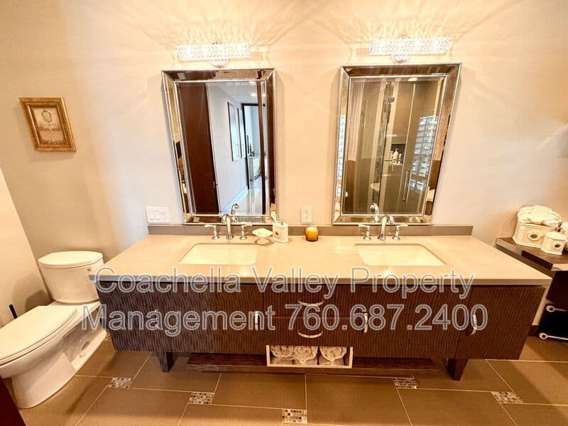 Rancho Mirage House: 21 Lake Shore Dr