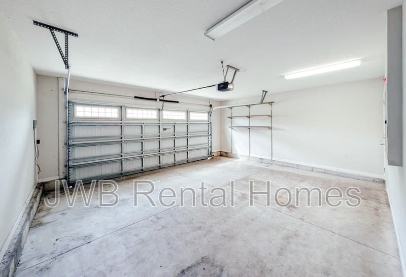 Jacksonville House: 2801 Myrtis Rd
