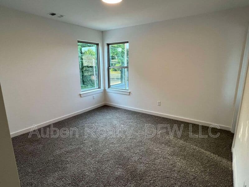Denison House: 2524 South Fannin Avenue